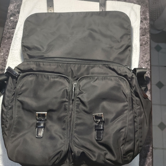 Prada Bag - Picture 3 of 12